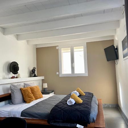 Mas La Farelle Chambre D'Hote,Fitness & Salle De Jeux Gratuite & Spa En Supplement Nimes Luaran gambar