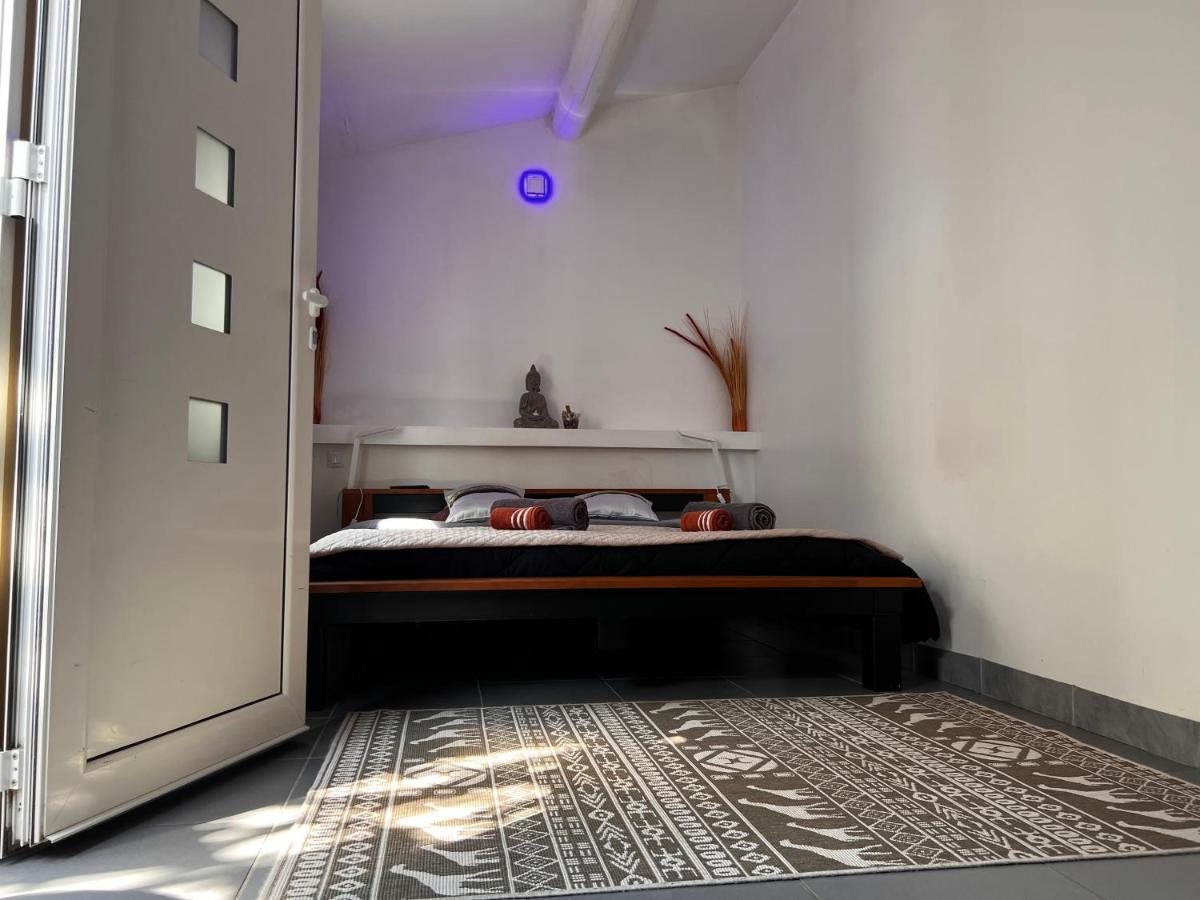 Mas La Farelle Chambre D'Hote,Fitness & Salle De Jeux Gratuite & Spa En Supplement Nimes Luaran gambar