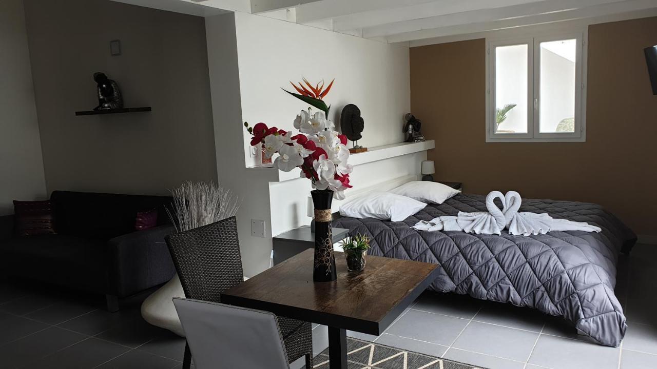 Mas La Farelle Chambre D'Hote,Fitness & Salle De Jeux Gratuite & Spa En Supplement Nimes Luaran gambar