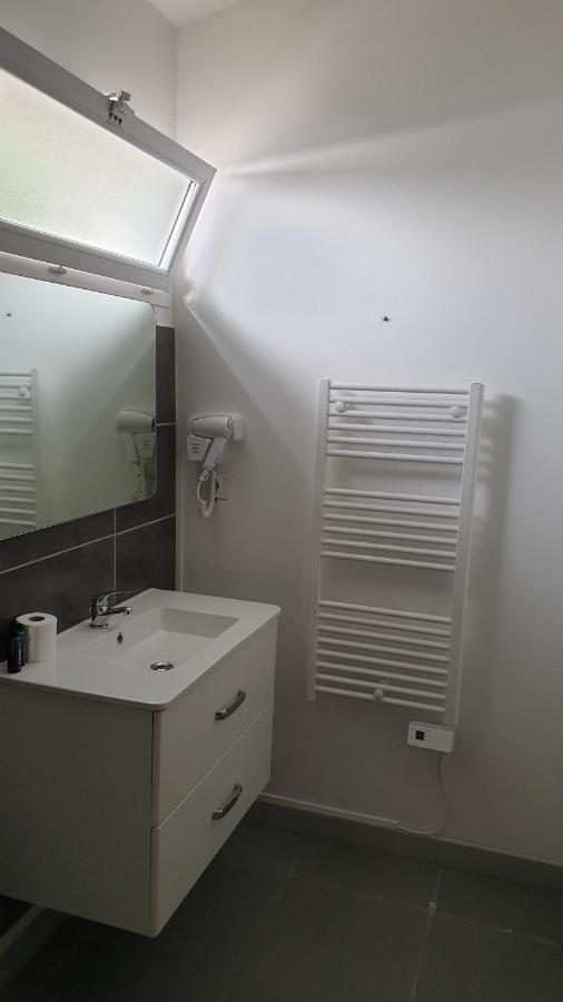 Mas La Farelle Chambre D'Hote,Fitness & Salle De Jeux Gratuite & Spa En Supplement Nimes Luaran gambar