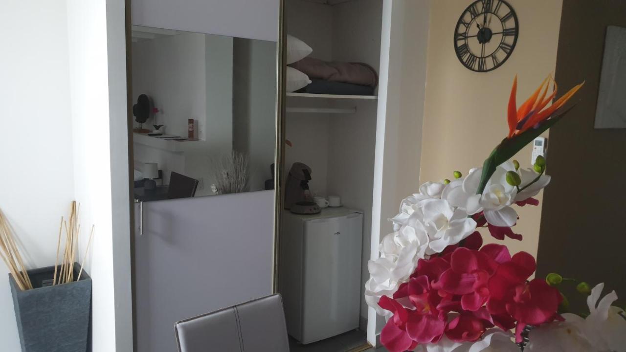 Mas La Farelle Chambre D'Hote,Fitness & Salle De Jeux Gratuite & Spa En Supplement Nimes Luaran gambar
